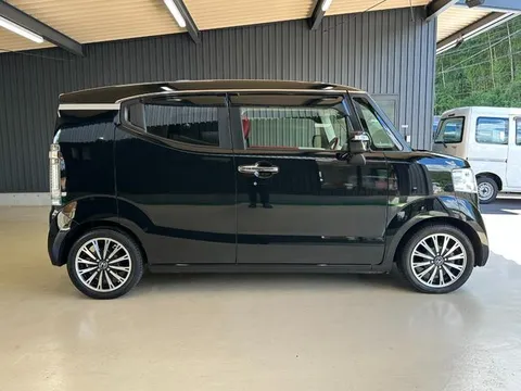 Honda N-BOX Slash