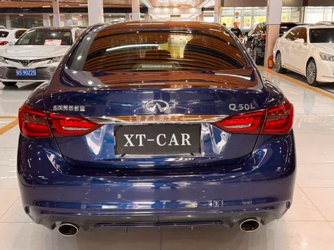 Infiniti Q50L