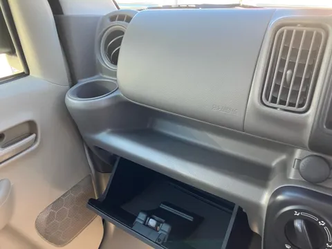 Nissan Clipper Van