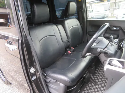 Toyota Pixis Mega