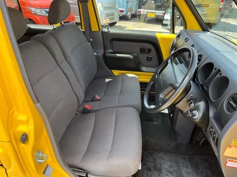 Daihatsu Naked