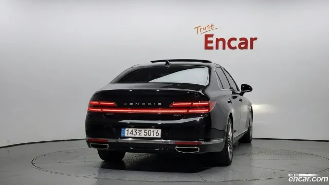 Genesis G90