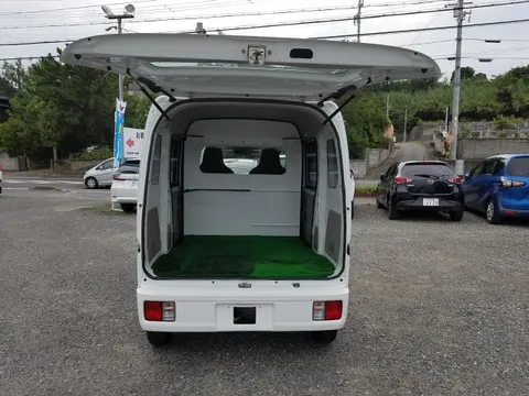 Mitsubishi Minicab Van