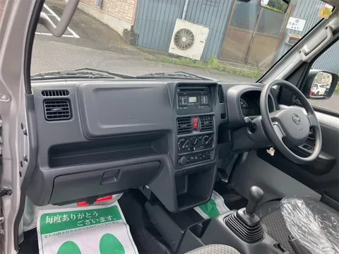 Nissan Clipper Truck