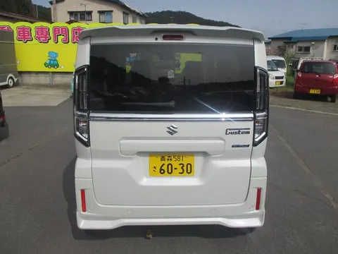Suzuki Spacia Custom