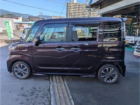 Suzuki Spacia Custom