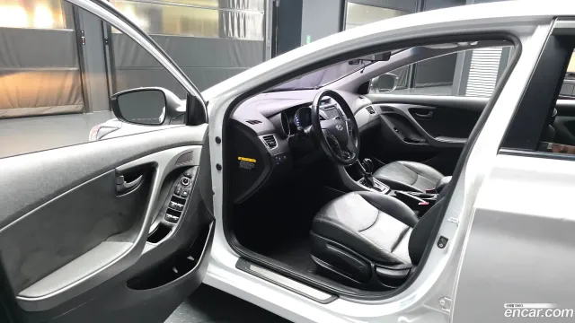 Hyundai Elantra (Avante)