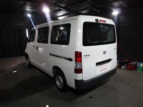 Toyota TownAce Van