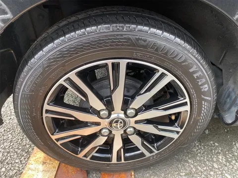 Toyota Pixis Mega