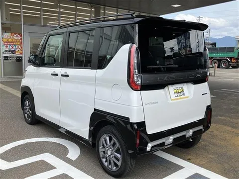 Mitsubishi Delica Mini