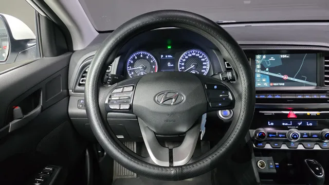 Hyundai Elantra (Avante)