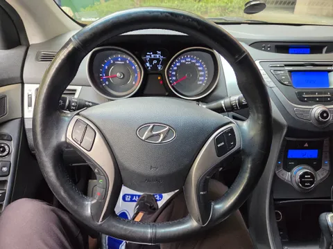 Hyundai Elantra (Avante)