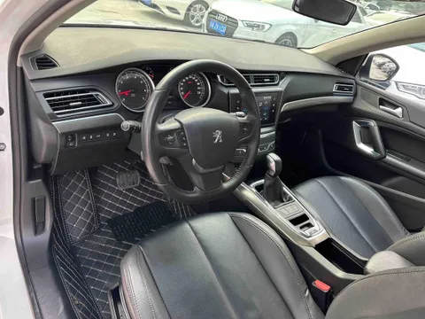 Peugeot 408