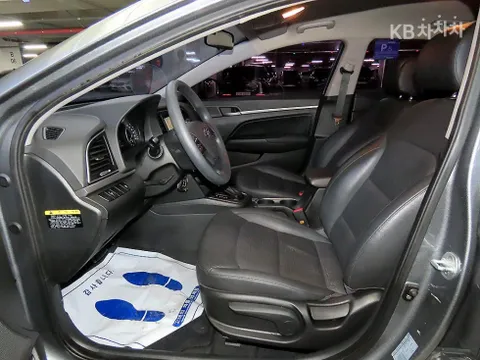 Hyundai Elantra (Avante)