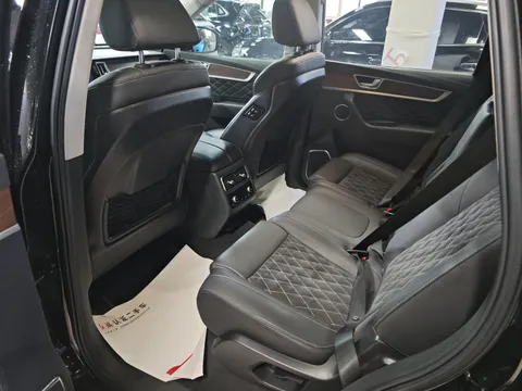 Hongqi HS7
