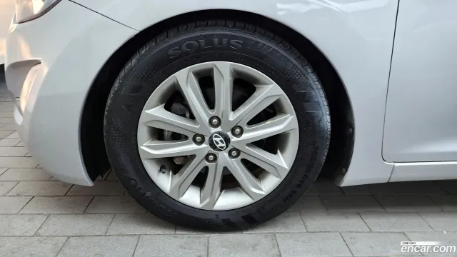 Hyundai Elantra (Avante)