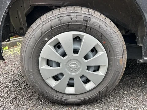 Nissan Clipper Van