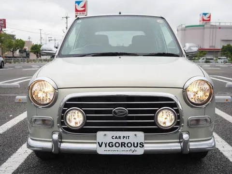 Daihatsu Mira Gino