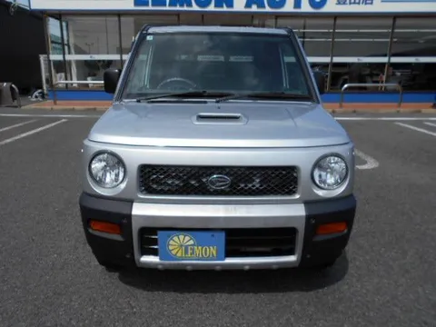 Daihatsu Naked
