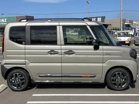 Suzuki Spacia Gear