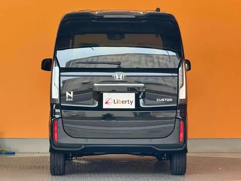 Honda N-BOX Custom