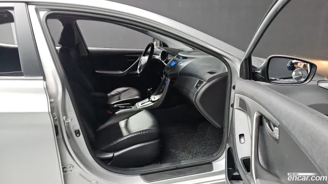 Hyundai Elantra (Avante)