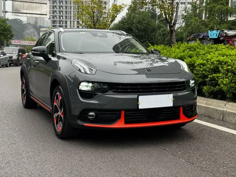 Lynk & Co 02