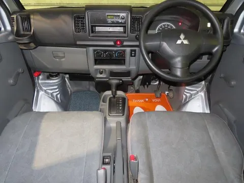 Mitsubishi Minicab Van