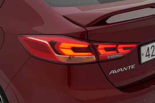 Hyundai Elantra (Avante)