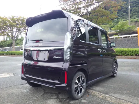 Honda N-BOX Custom