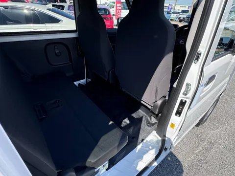 Nissan Clipper Van