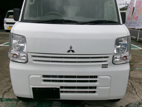 Mitsubishi Minicab Van