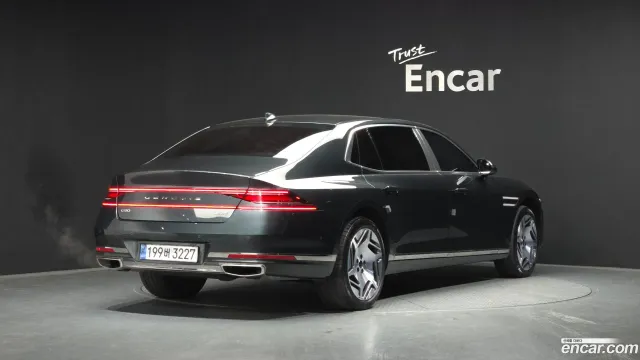 Genesis G90