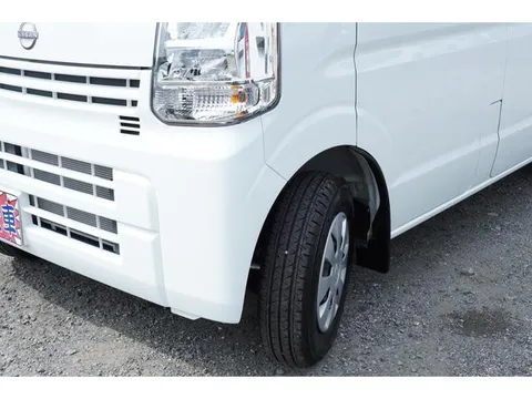 Nissan Clipper Van
