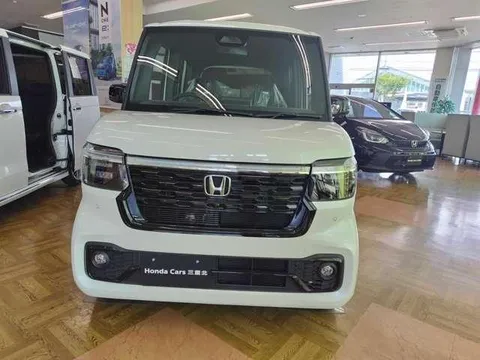 Honda N-BOX Custom
