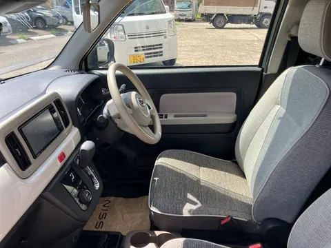 Daihatsu Mira Tocot