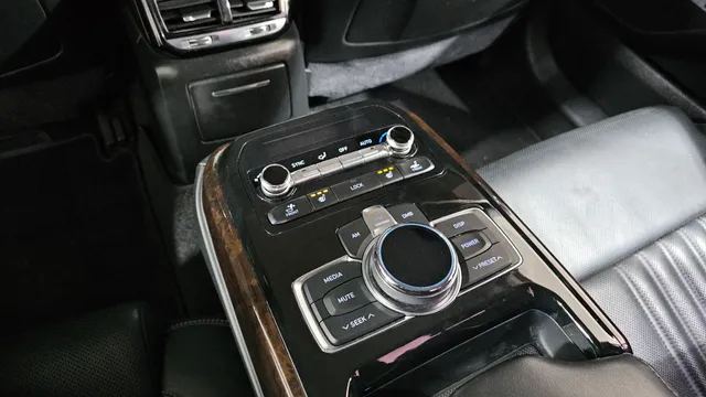 Genesis G90 (EQ900)
