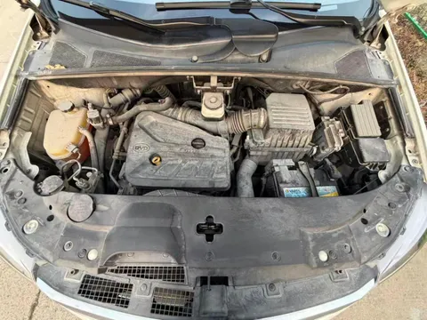BYD S7