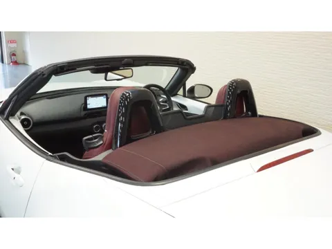 Mazda MX-5 (Roadster)