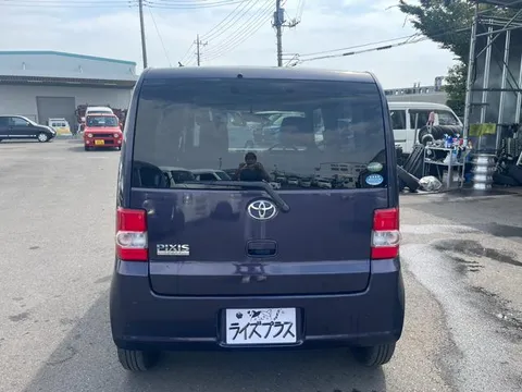 Toyota Pixis Space