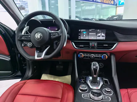 Alfa Romeo Giulia