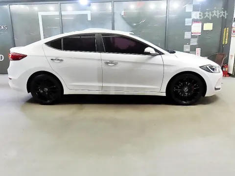 Hyundai Elantra (Avante)