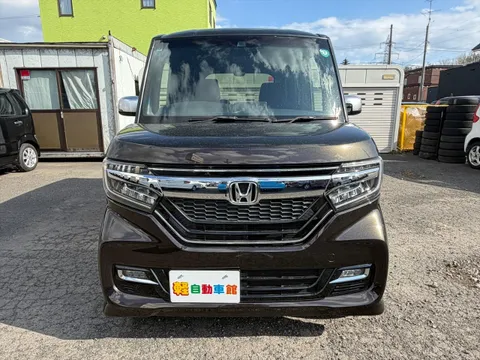 Honda N-BOX Custom