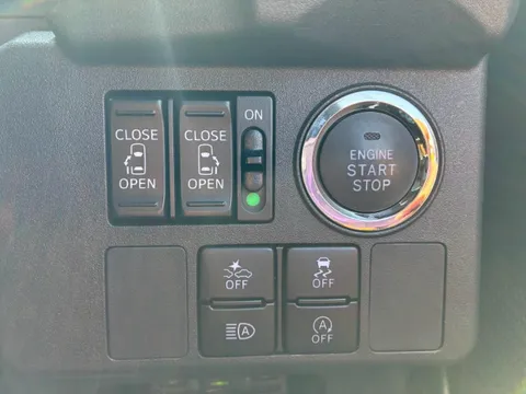 Toyota Pixis Mega