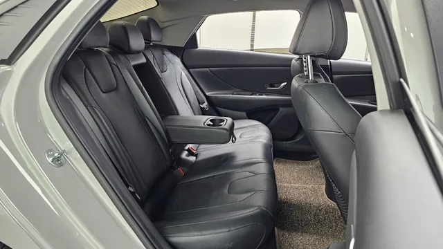 Hyundai Elantra (Avante)