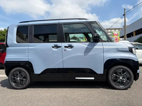 Mitsubishi Delica Mini