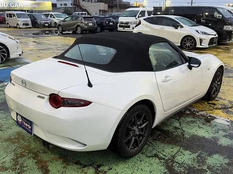 Mazda MX-5 (Roadster)