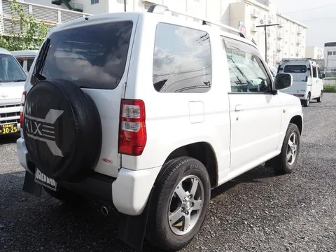 Nissan KIX