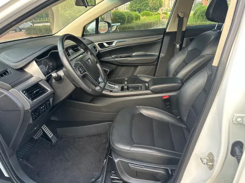 Geely Emgrand GS