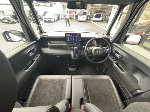 Honda N-BOX Custom